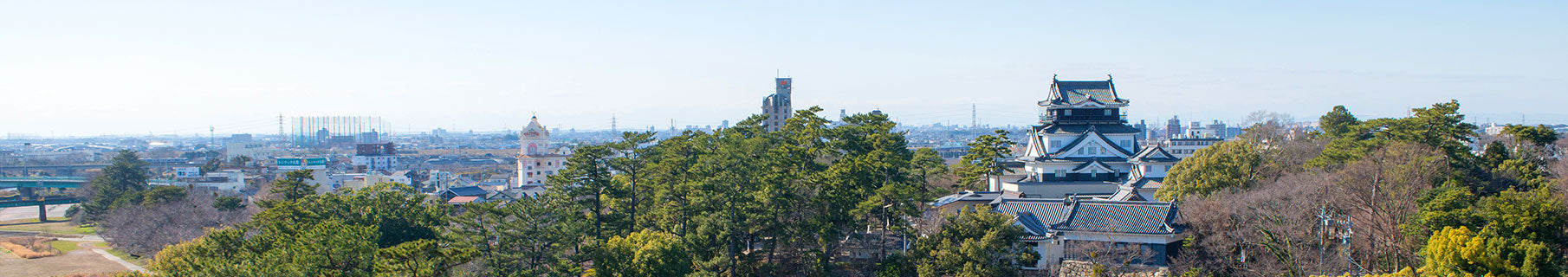 旅の疲れを癒す大人の寛ぎ空間。 岡崎城と乙川に挟まれたシティリゾートホテル